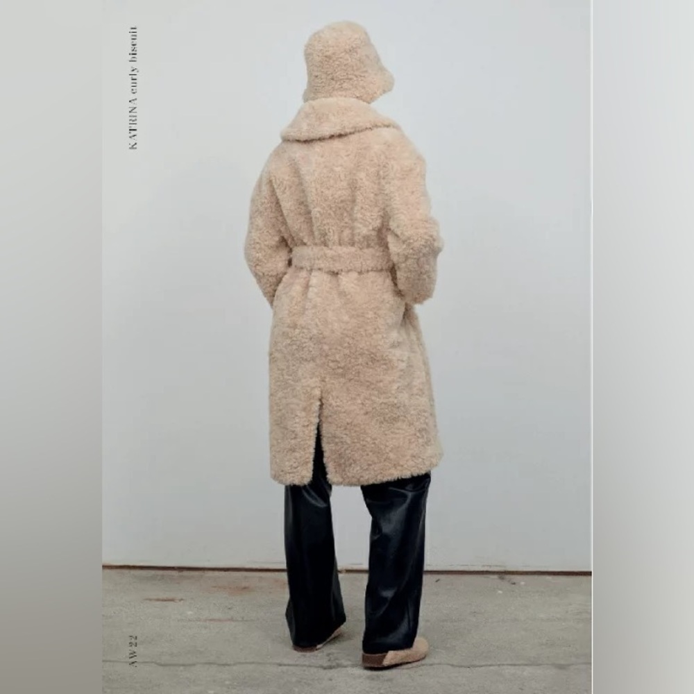 JAKKE Katrina Free People Faux Fur Coat Biscuit Size 10 Mob Wife Aesthetic Belt - Picture 4 of 14